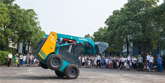 这个夏天,亲子玩转山河智能“三栖”装备