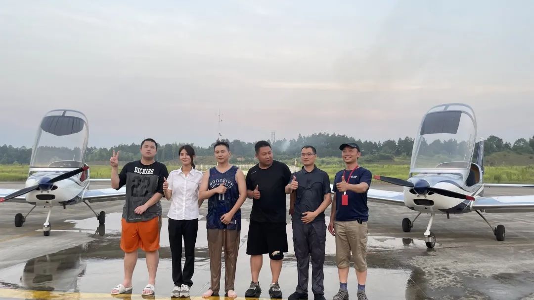 冲上云霄！湖南山河通航学员成功单飞 (金牌影院电视剧在线观看)